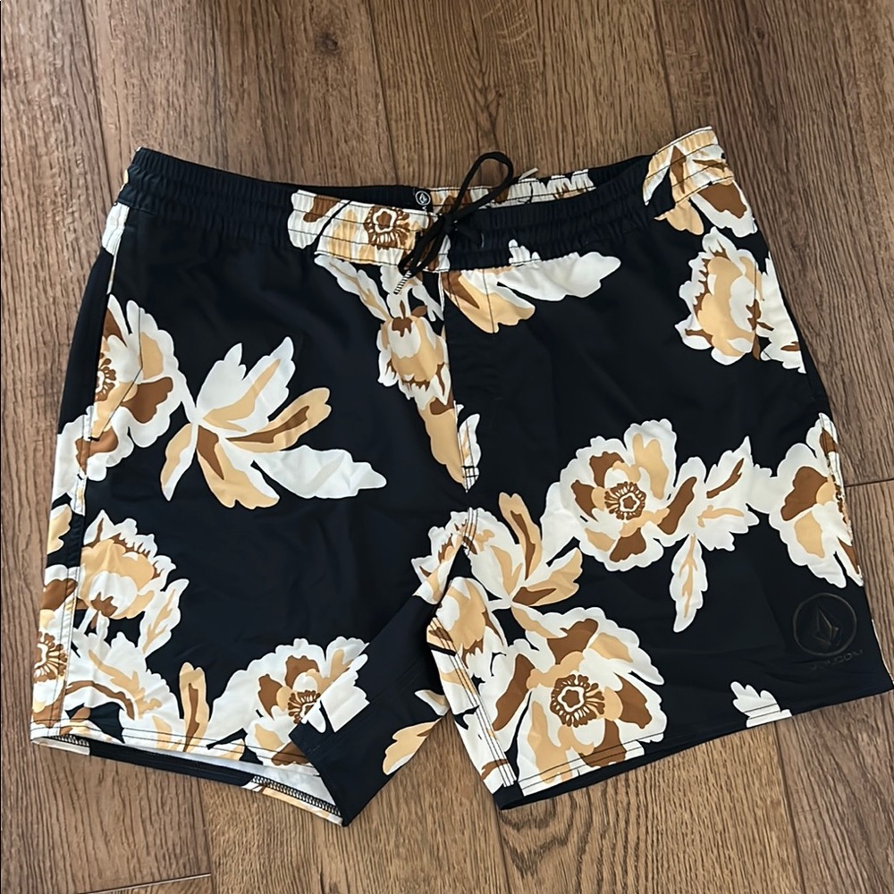 New Volcom Men's Black and Tan Floral‎ Swim Shorts Size XXL